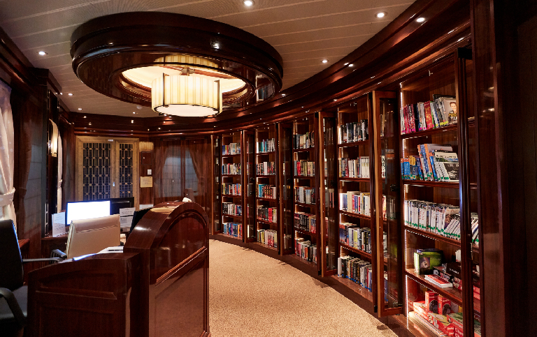 網路咖啡室及圖書館