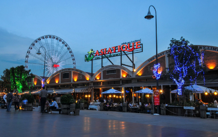 ASIATIQUE河濱夜市