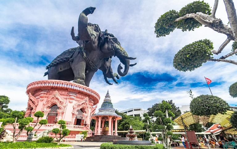 三頭象神博物館