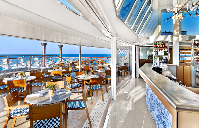 環球自助式餐廳