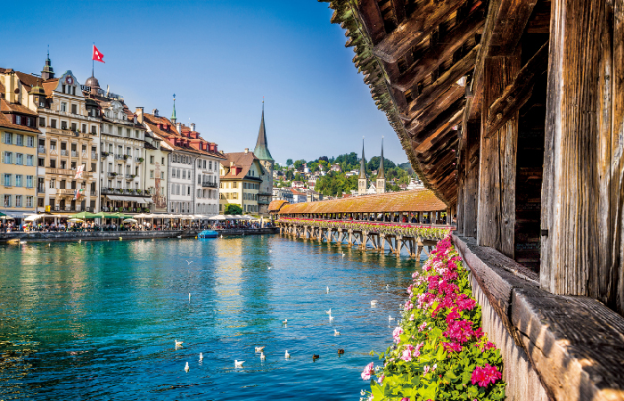 漫遊萊茵河輪１３天～盧森、少女峰、海德堡、科隆大教堂、小孩堤防